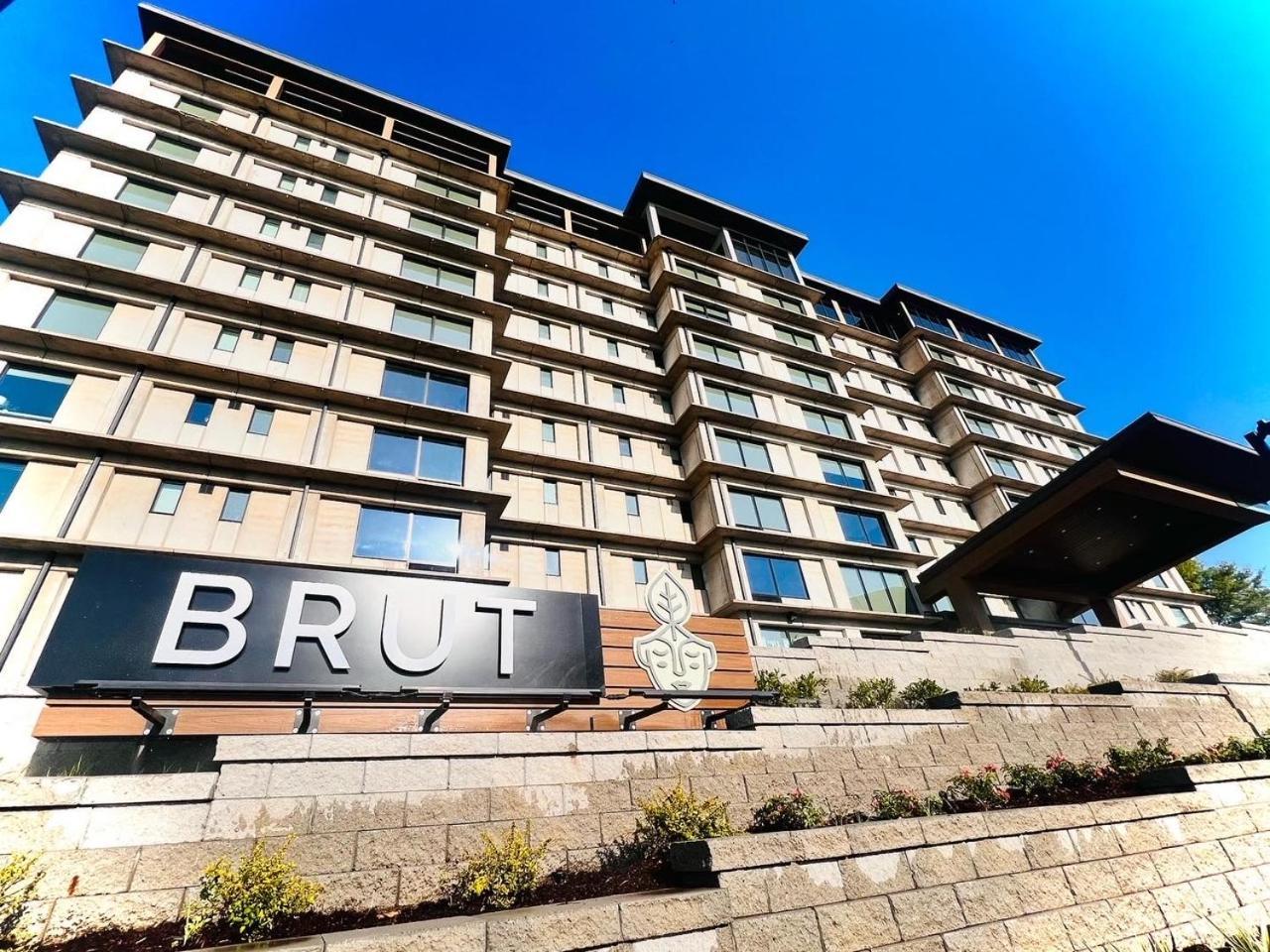 Brut Hotel Tulsa Bagian luar foto
